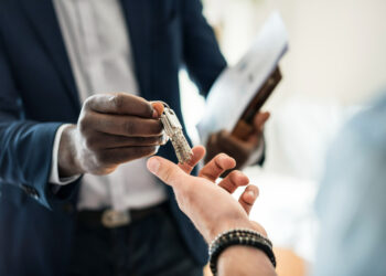 Lei aprovada libera inquilinos continuarem morando na casa mesmo após fim do contrato