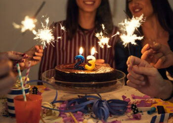 Por que Testemunhas de Jeová acreditam que comemorar aniversário é pecado?