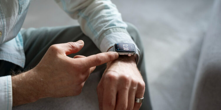 Troca de estação confirma mudança no horário e relógios são adiantados em 1h neste país