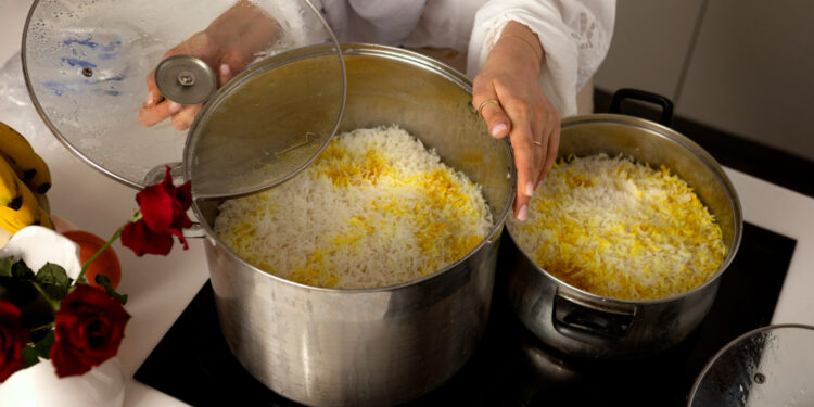 O erro que todo mundo comete ao fazer arroz