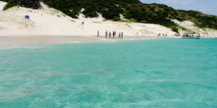 Caribe brasileiro tem águas tão claras que parece o Paraíso