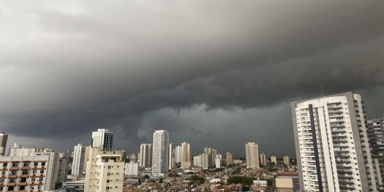 Cidade brasileira vai enfrentar chuva “todos os dias” até o final de 2026