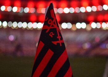 Revelado o provável substituto de Filipe Luís no Flamengo e o motivo da demissão