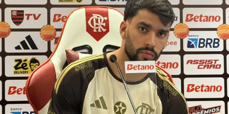 Lucas Paquetá foi pego de surpresa e demissão foi confirmada no Flamengo