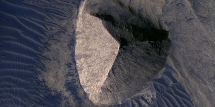 Cientistas ficam impressionados com pirâmide egípcia encontrada em Marte