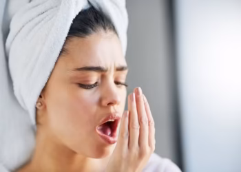 Como acordar sem mau hálito? Cuidados e processos