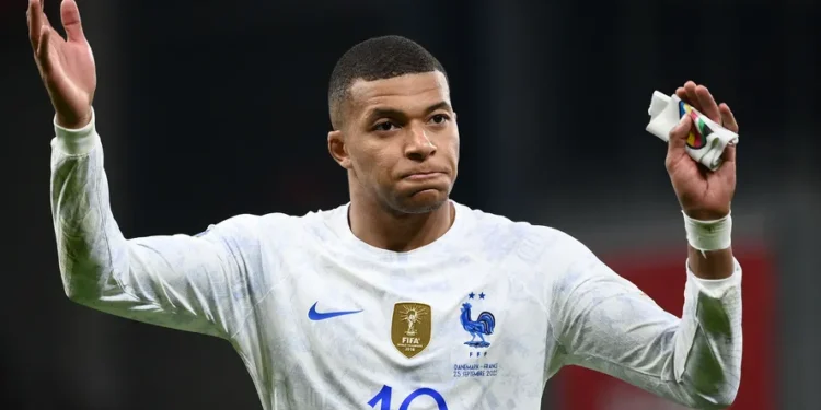 França é comunicada e Mbappé pode estar fora da Copa do Mundo