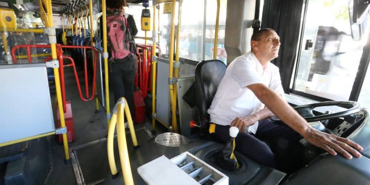 Salário mínimo dos motoristas sobe para R$ 4.000 por mês caso esse projeto de lei seja aprovado