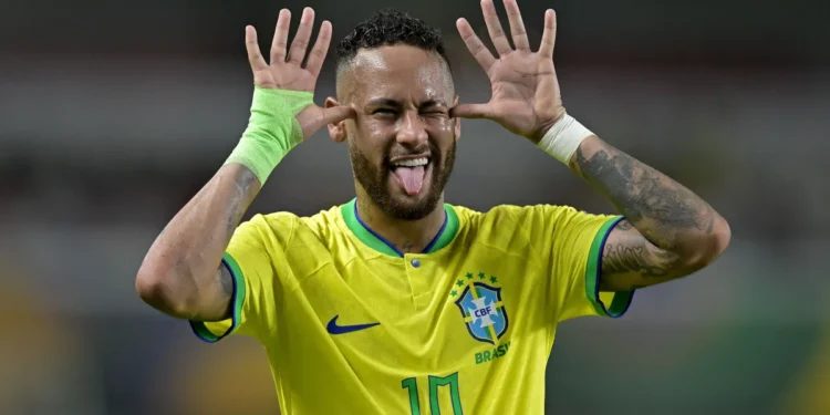 Neymar recebe chamado e está de volta à Seleção Brasileira para Copa do Mundo se depender do torcedor