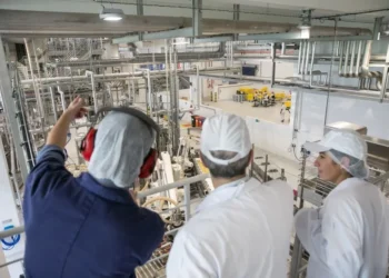 Fábrica de chocolate gigante reabre as portas com investimento de R$ 60 milhões