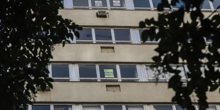 Contrato de aluguel tem armadilhas que podem te fazer pagar muito mais