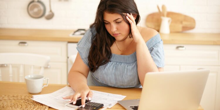 Brasileiros com dívidas podem suspender pagamentos por 6 meses