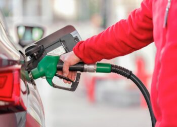 Brasileiros recebem péssima notícia sobre o preço da gasolina