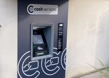 Caixas eletrônicos tradicionais chegam ao fim e são substituídos por novas máquinas para sacar dinheiro