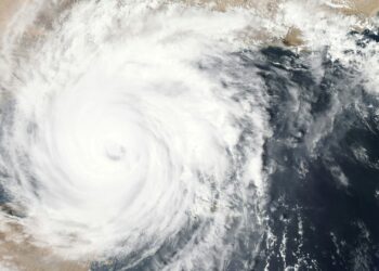 Ciclone grave com ventos de 100km/h já tem data para atingir o Brasil