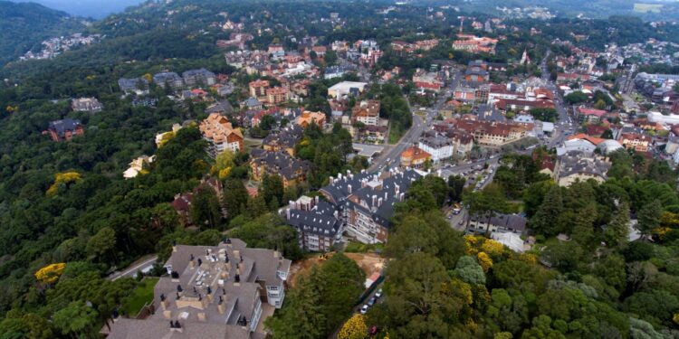 Cidade pequena do Brasil ultrapassou capitais e se tornou uma das mais caras para viver