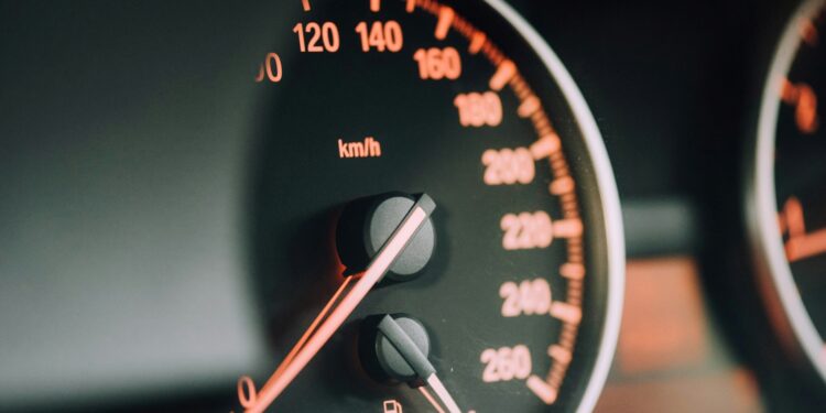 Velocidade dos carros foi alterada oficialmente? Notícia foi desmentida