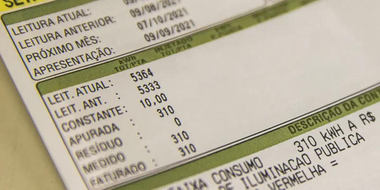 Advogado explica quem não necessita mais pagar conta de energia no Brasil