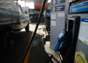 Recorde histórico: diesel acaba de subir para quase R$ 11,00