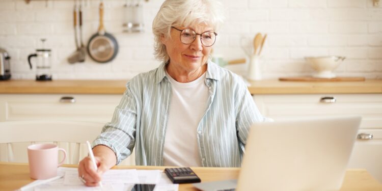 Está aposentado? Saiba como informar seu Imposto de Renda