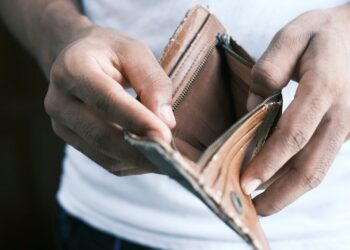 Ex-apresentador da TV faliu e afirma que chegou à pobreza