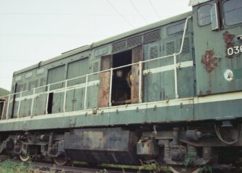 Família comprou trem antigo de 100 anos e transformou em moradia lucrativa