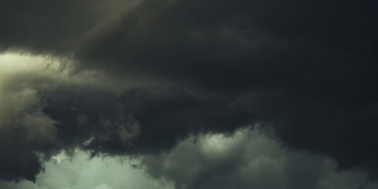 Fenômeno da natureza assustador vai atingir o Brasil em várias regiões