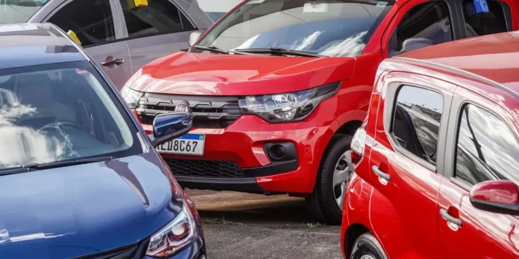 Carro mais econômico para fazer Uber despenca de valor e preço cai R$ 15.000