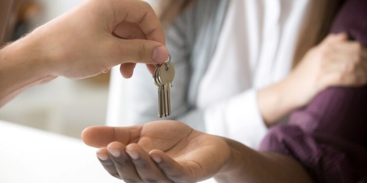 Filhos ganham direito de herdar a casa sem precisar fazer inventário, revela advogada