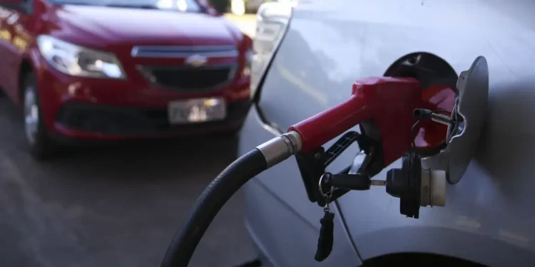 Mais um estado aumentou o preço da gasolina e revoltou população