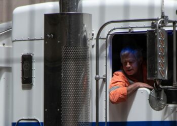 Governo prepara anúncio relâmpago e mudanças para caminhoneiros