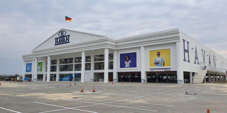 Enquanto dono da Havan botou R$ 15 bilhões no bolso em 2025, Magazine Luiza teve faturamento de gala