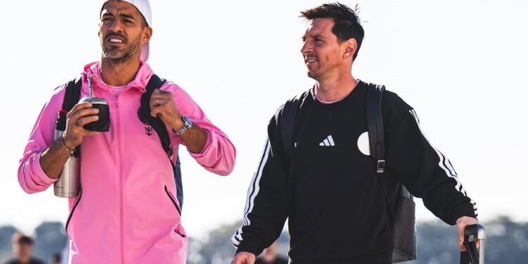 Lionel Messi e Luis Suárez assinam com clube do Uruguai