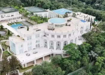 Maior mansão do Brasil custa mais de R$ 1 bilhão e pertence à famosa apresentadora de TV