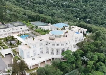 Maior mansão do Brasil custou R$ 1 bilhão e pertence à famosa apresentadora de televisão