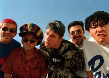 Homem que estava dentro do avião dos Mamonas Assassinas antecipou o acidente horas antes