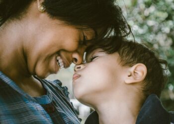 Mulheres brasileiras recebem pagamento de R$ 600 do Governo
