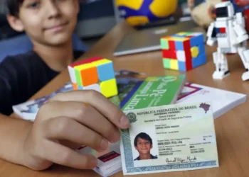 Nova carteira de identidade pode ser solicitada dentro de casa
