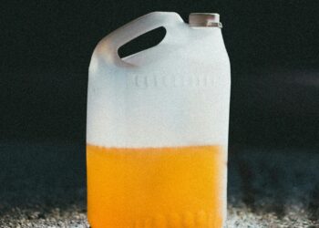 Pode armazenar gasolina em casa com medo de não sobrar nos postos?