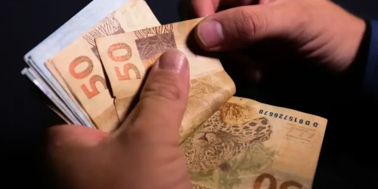 Quem tem direito a receber o Abono Salarial na próxima semana?