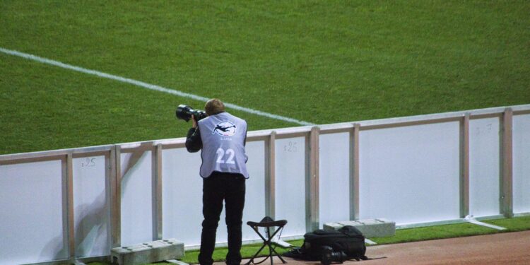 Repórter com anos de emissora surpreende e pede demissão