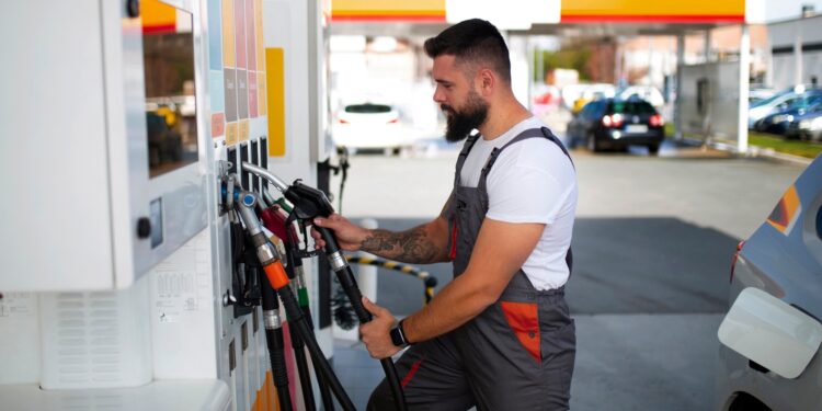 Revelado o motivo do diesel estar tão caro