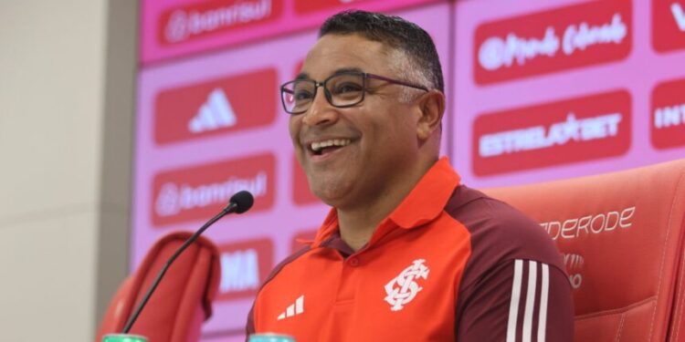 São Paulo elege substituto de Hernan Crespo