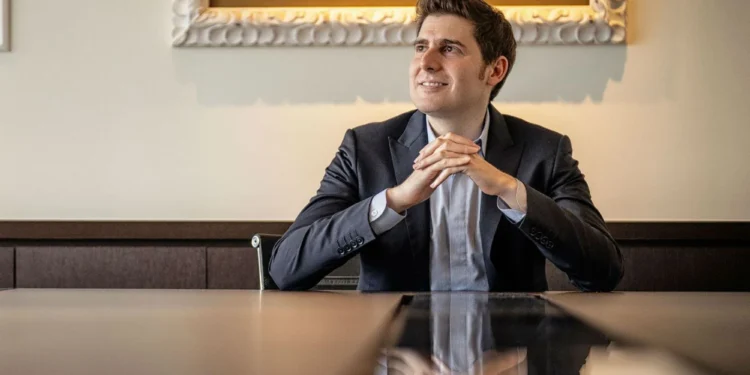 Homem mais rico do Brasil fundou rede social que mudou o mundo