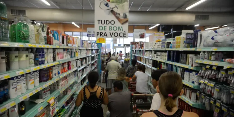 Supermercados recebem comunicado sobre nova lei a cumprir