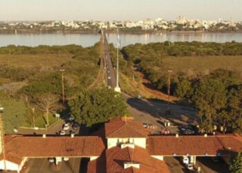 Feriado prolongado foi confirmado dia 24 de março e estradas vão lotar com fluxo de trânsito neste país