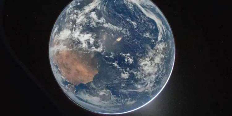 Cidades aparecem em foto do Planeta Terra registrado pela Artemis II