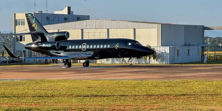 Neymar comprou avião de luxo que cruza continentes sem parar para abastecer