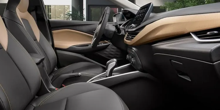 Melhor carro popular com banco de couro cabe no seu bolso e tem em qualquer loja