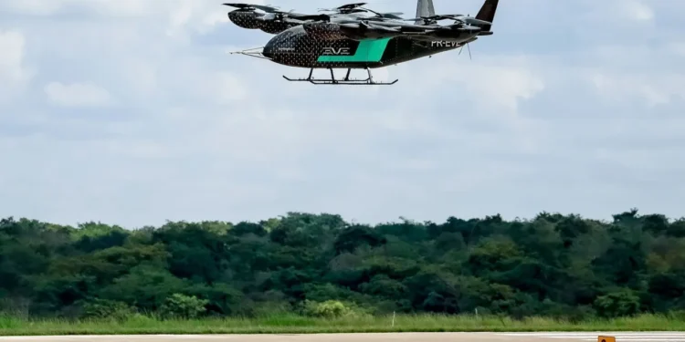 Carro voador já foi testado e voou pelo céu de São Paulo